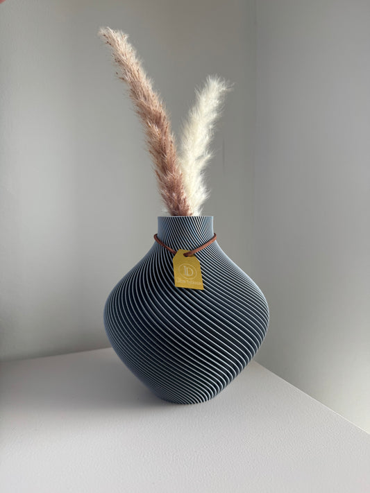 𝚂𝚒𝚐𝚗𝚊𝚝𝚞𝚛𝚎 𝙻𝚒𝚘𝚛 𝚅𝚊𝚊𝚜 𝙰𝚜𝚑 𝙶𝚛𝚎𝚢